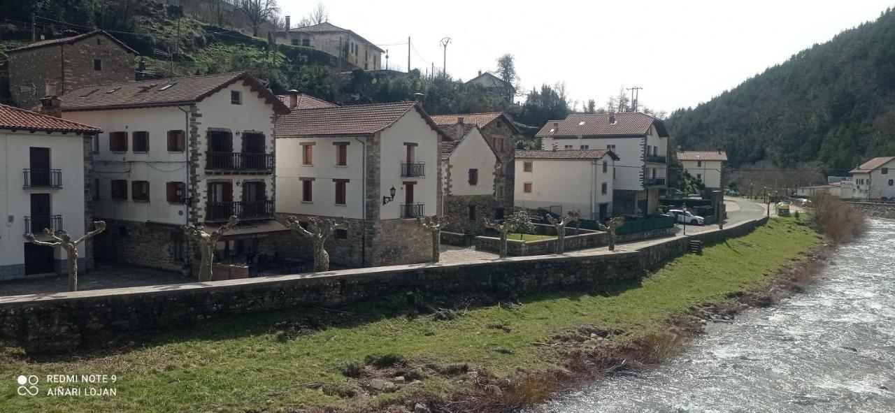 Albergue Armaia Artepea Urzainqui Exterior photo